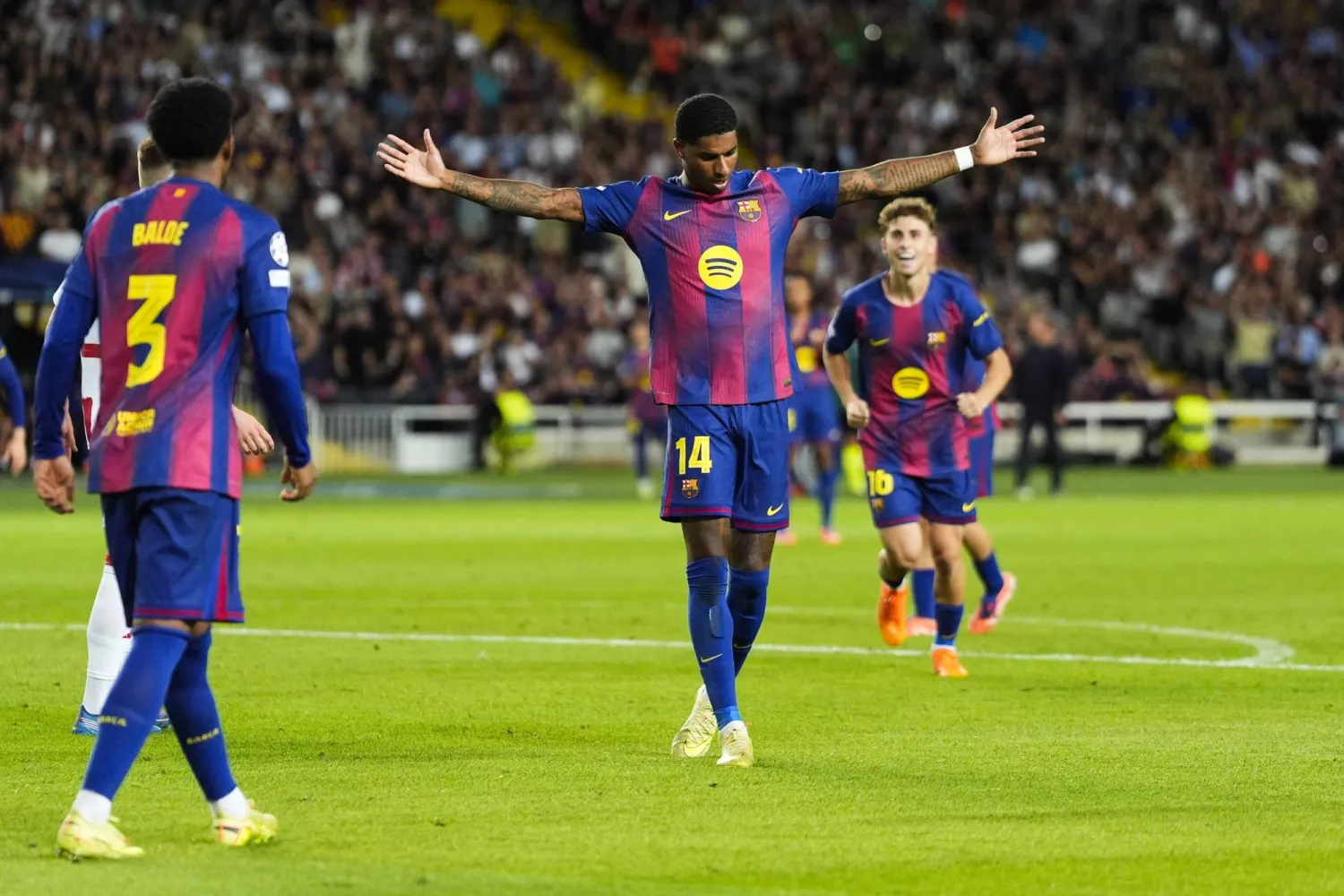 ماركوس راشفورد يتألق مع البارسا (إ.ب.أ)