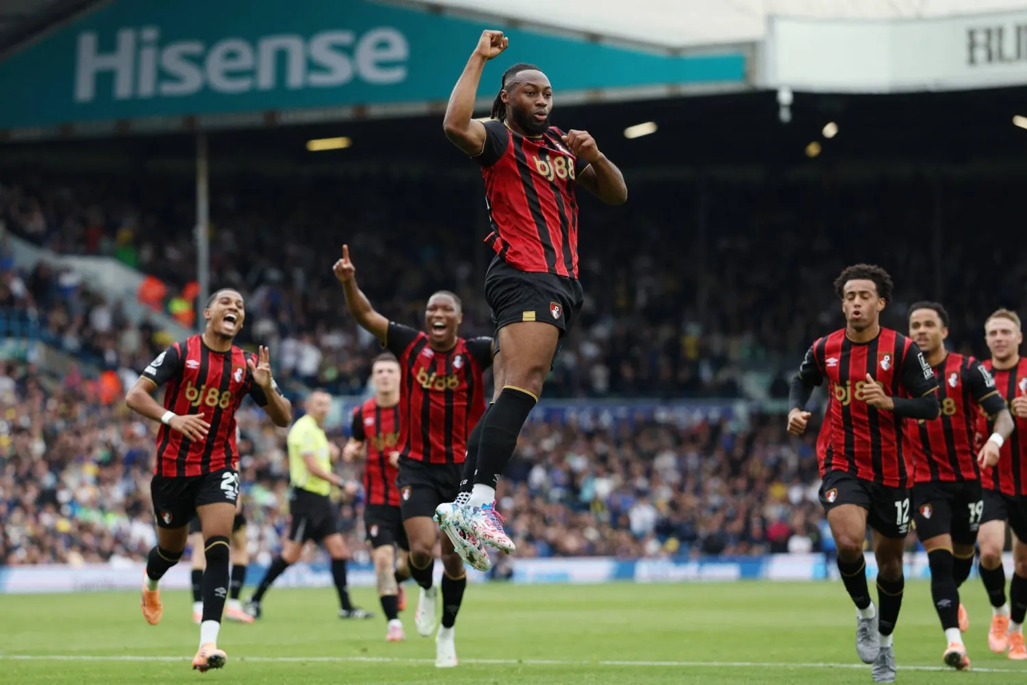 حقق بورنموث انطلاقةمن أكثر البدايات إثارة للإعجاب في الدوري الإنجليزي (رويترز)