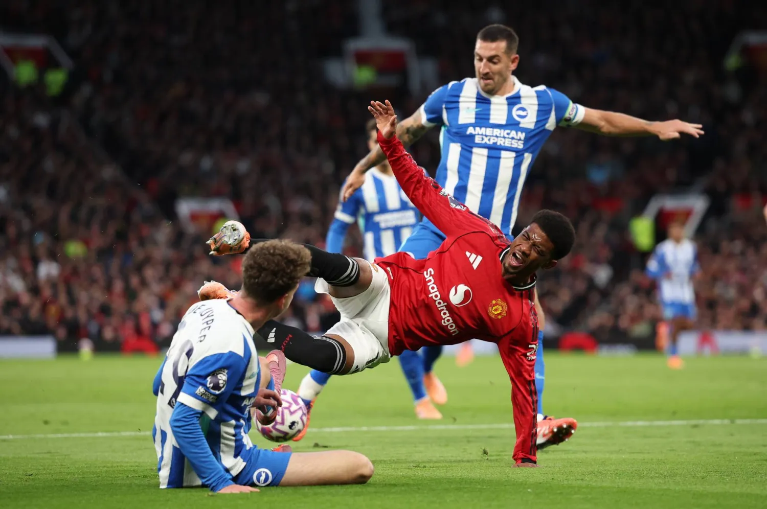 اللقطة الجدلية التي أثارت غضب أنصار اليونايتد (إ.ب.أ)