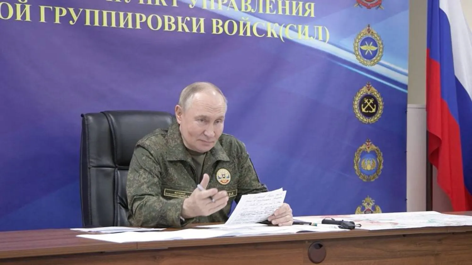  Russian President Vladimir Putin speaks, as he visits the army command center in the course of the Russia-Ukraine conflict, in an unidentified location, in this still image taken from a video released October 26, 2025. (Kremlin.ru/Handout via Reuters)
