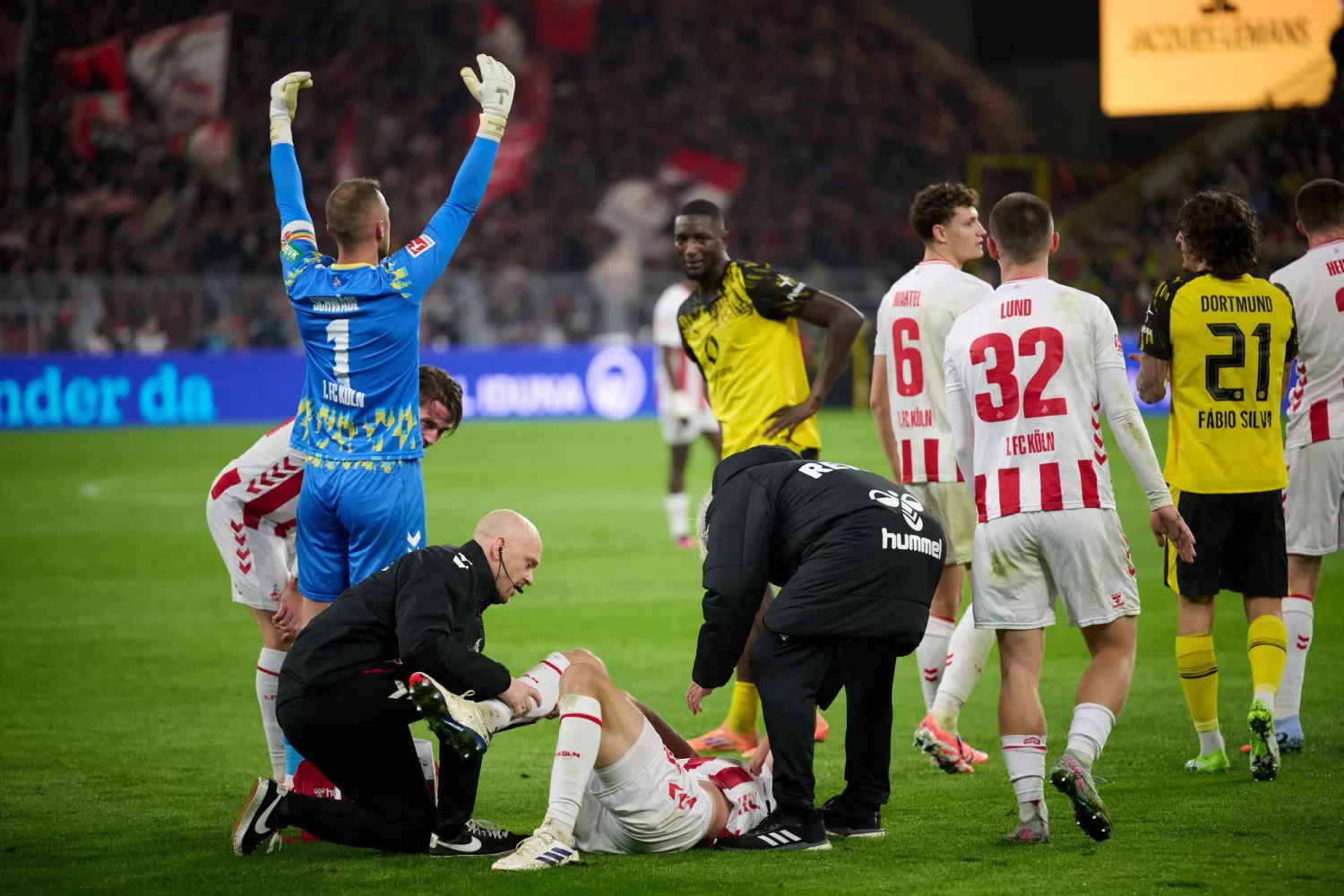 تيمو هوبرز مدافع كولن تعرض لإصابة خطيرة ضد دورتموند (أ.ب)