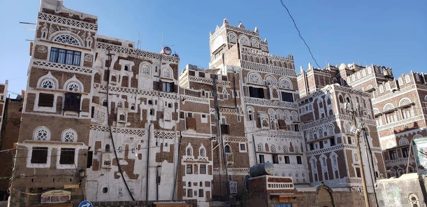 بعض المنازل في صنعاء القديمة بعد ترميمها (هيئة المدن التاريخية اليمنية)