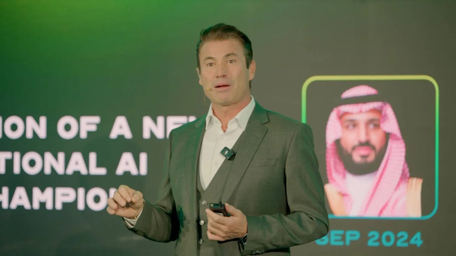 الرئيس التنفيذي لـ«هيوماين» يتحدث خلال إطلاق «هيوماين تشات» (أرشيفية: تركي العقيلي)