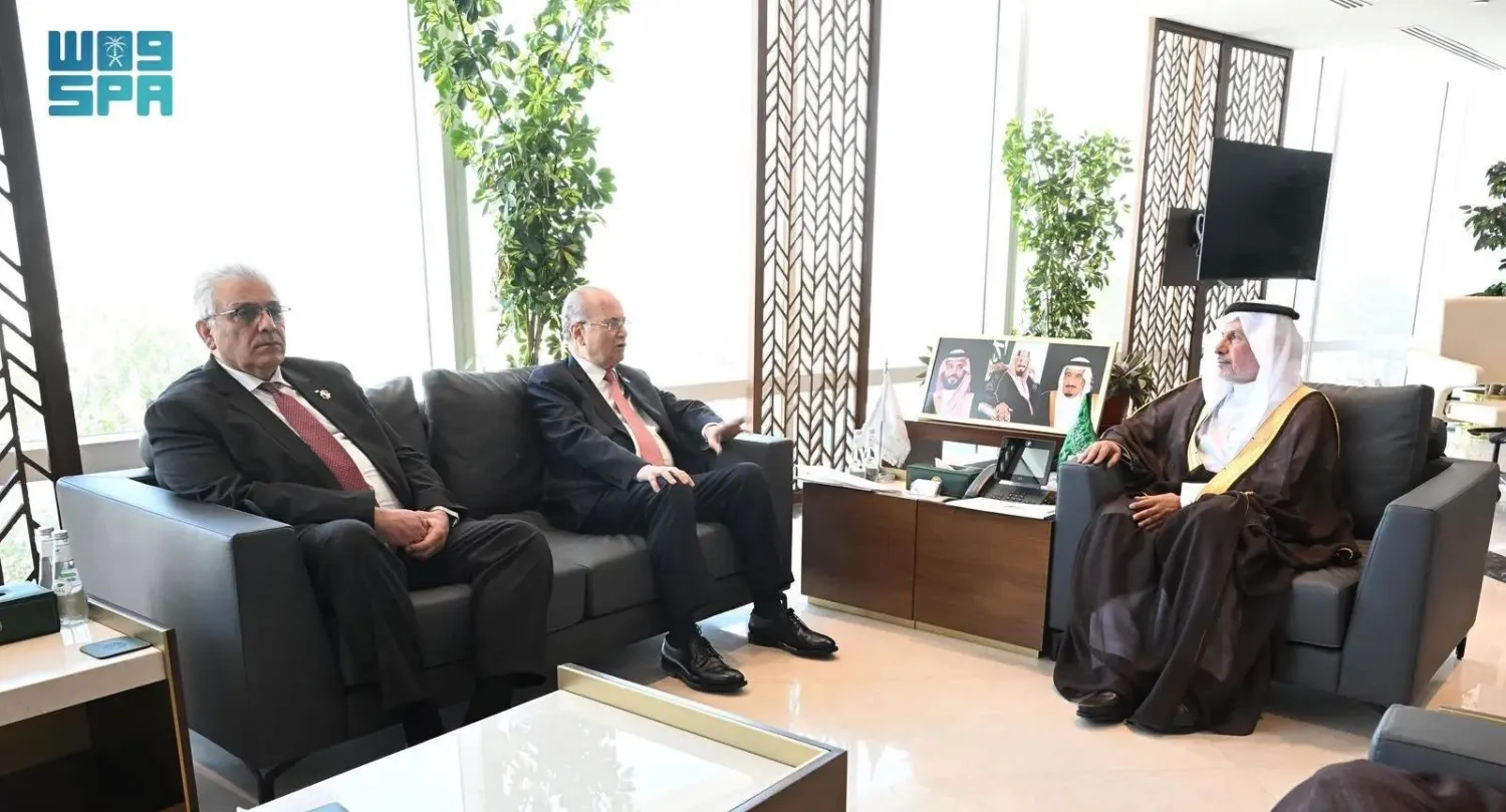 Palestinian Prime Minister Dr. Mohammad Mustafa meets with Advisor at the Royal Court and KSrelief Supervisor General Dr. Abdullah bin Abdulaziz Al Rabeeah at the center's headquarters in Riyadh. (SPA)