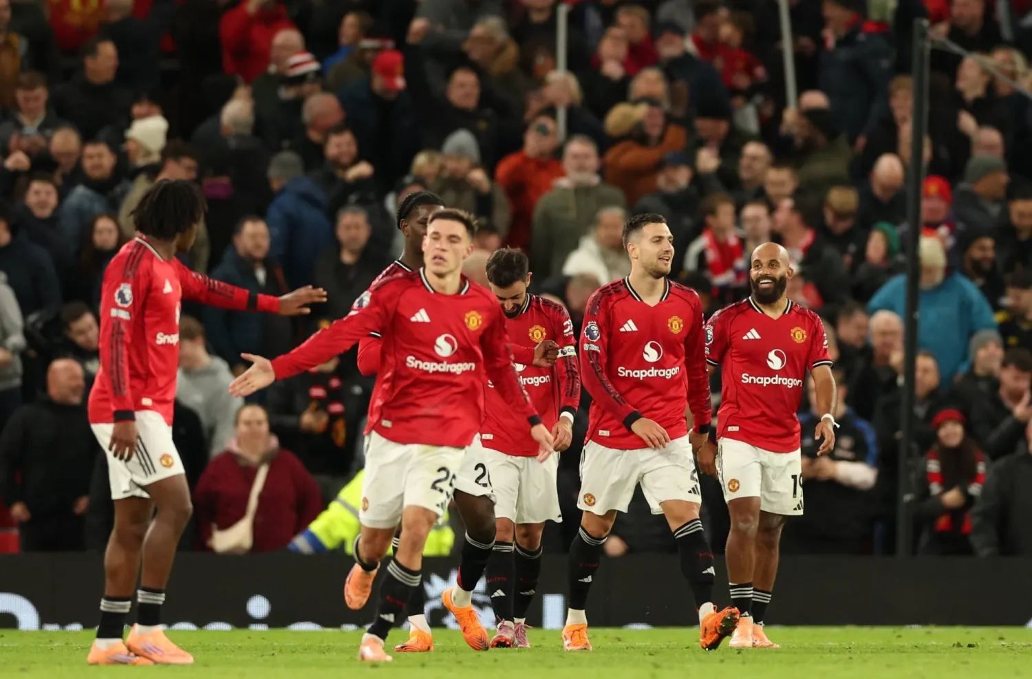 مانشستر يونايتد يحقق الانتصارات المتتالية في البريمرليغ (إ.ب.أ)