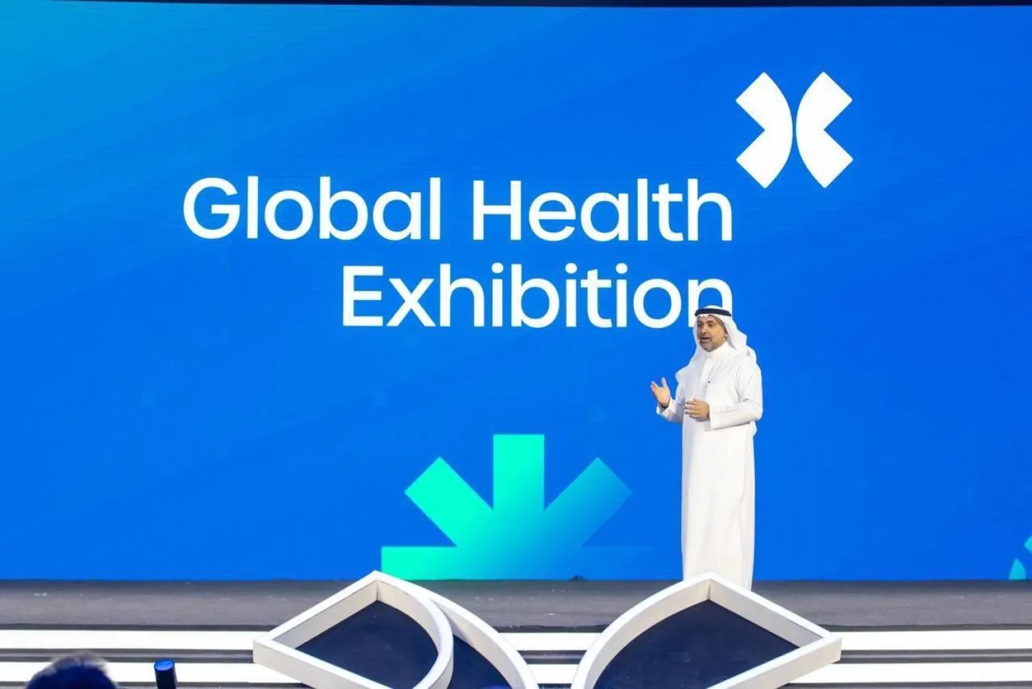 الوزير فهد الجلاجل يتحدث خلال افتتاح فعاليات الملتقى العالمي في الرياض (وزارة الصحة)