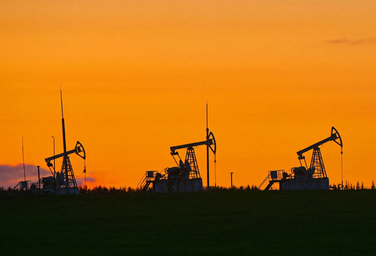 FILE PHOTO: A view shows oil pump jacks outside Almetyevsk in the Republic of Tatarstan, Russia June 4, 2023. REUTERS/Alexander Manzyuk/File Photo