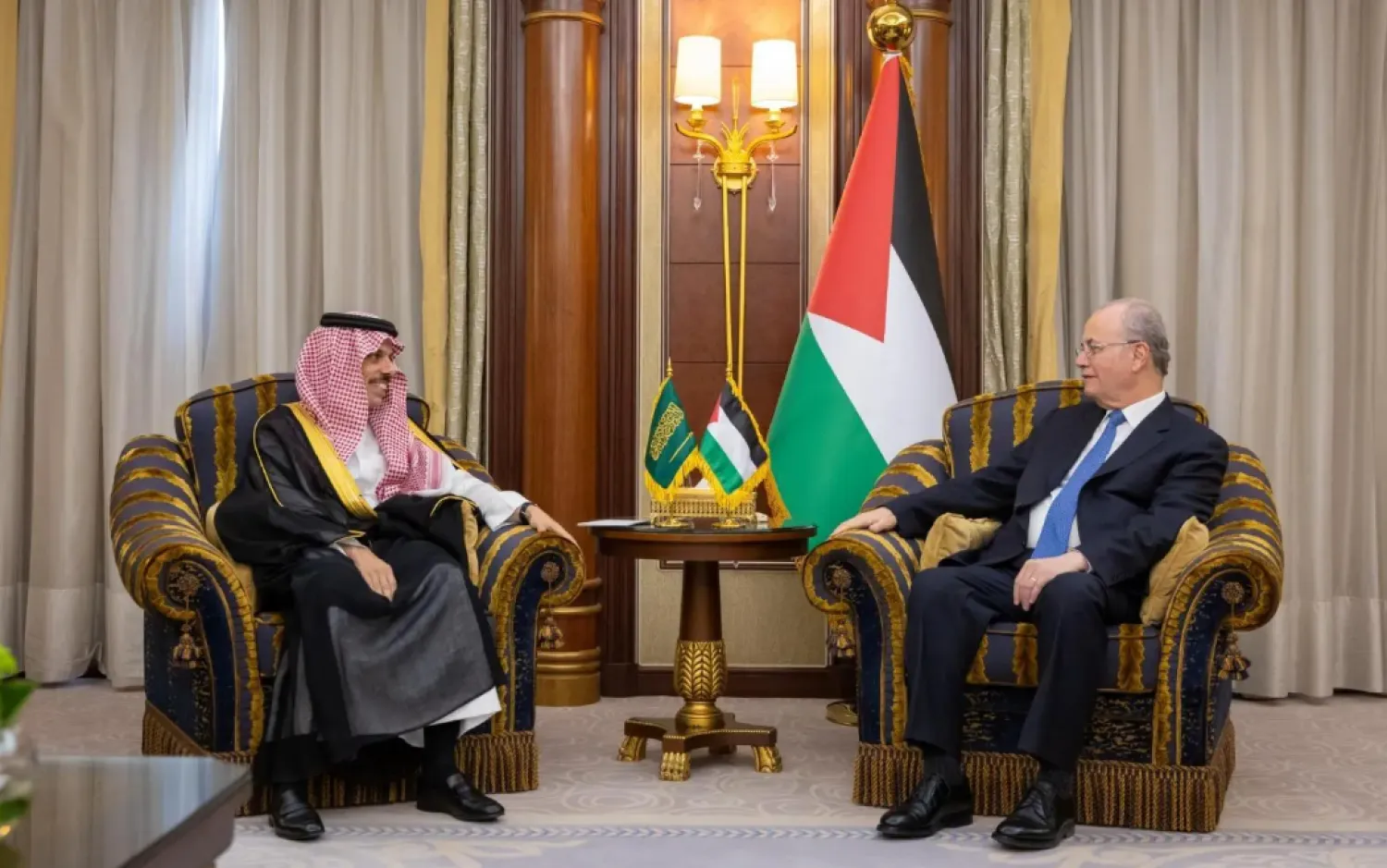 The officials emphasized the crucial need to empower the Palestinian Authority and provide support for its budget - SPA