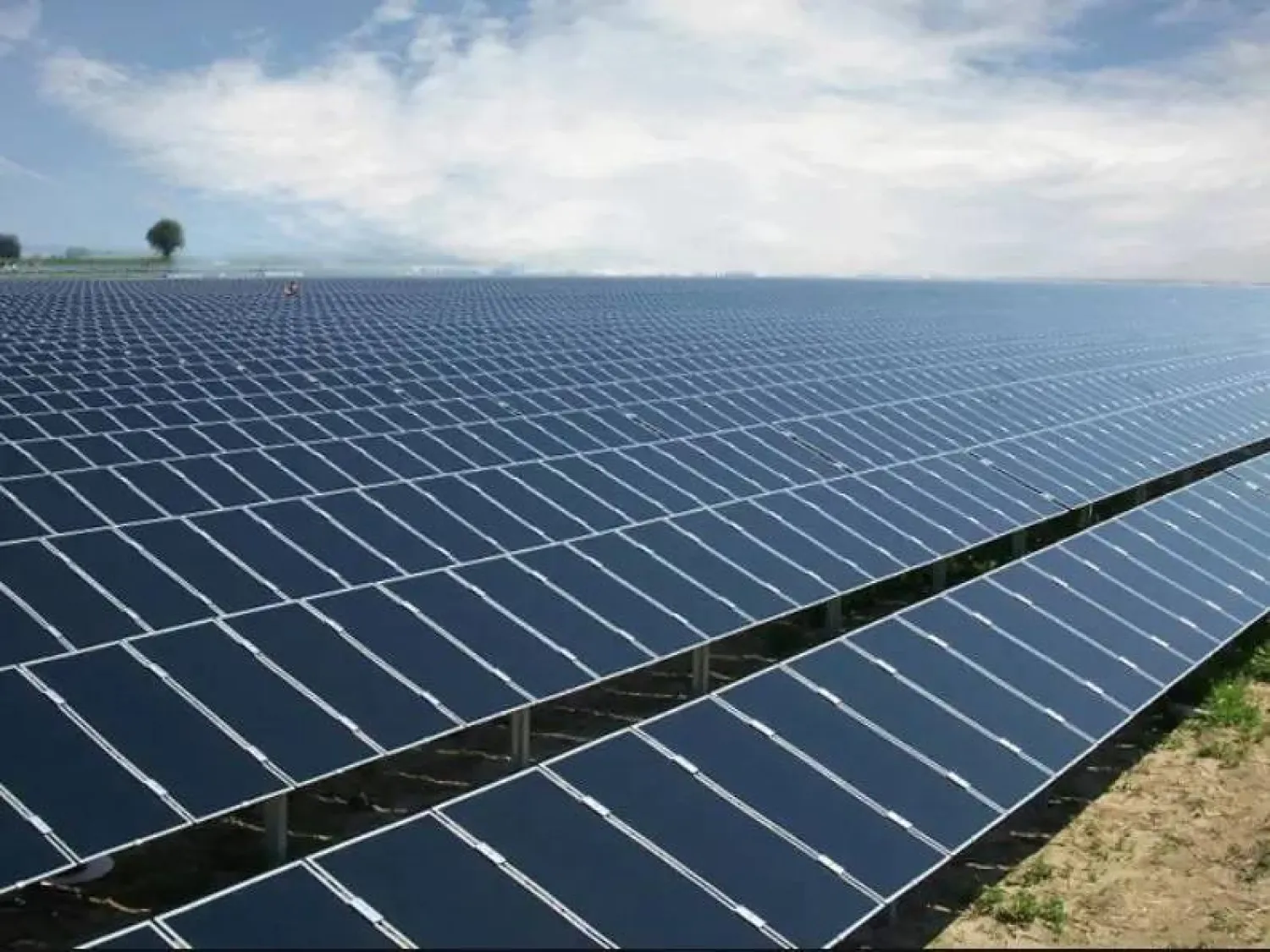 محطة طاقة شمسية في السعودية (إكس)