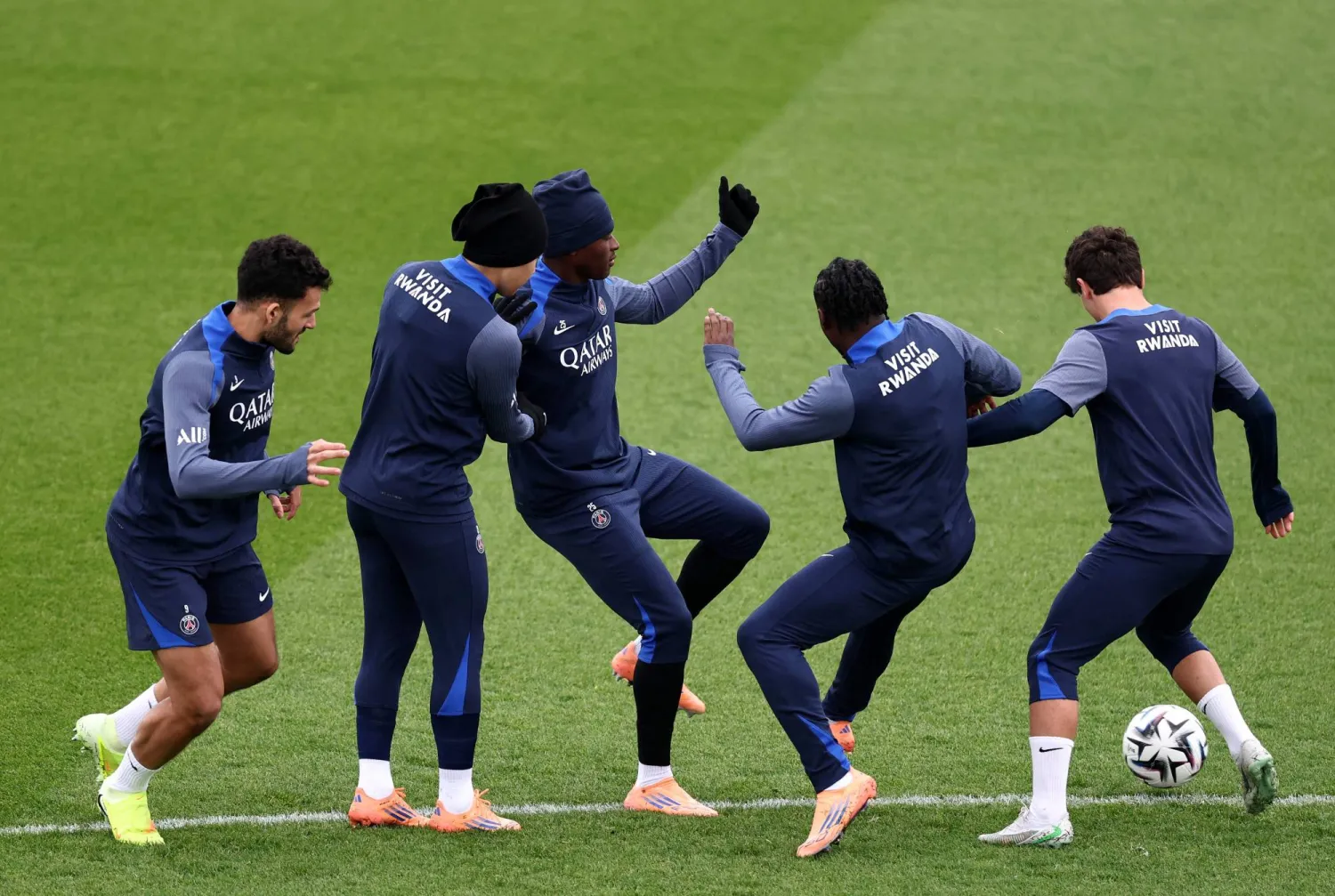 باريس سان جيرمان حقق إيرادات قياسية في موسم 2024 - 2025 (أ.ف.ب) 