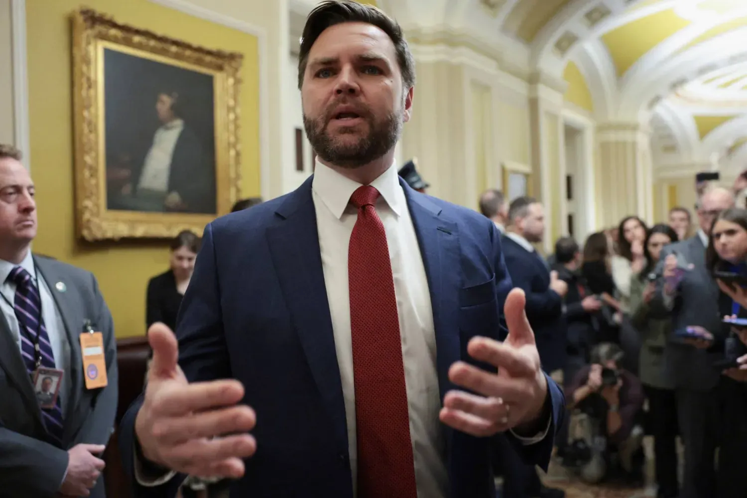 ABD Başkan Yardımcısı J.D. Vance, dün Washington D.C.'deki Kongre binasında gazetecilere konuşuyor (Reuters)