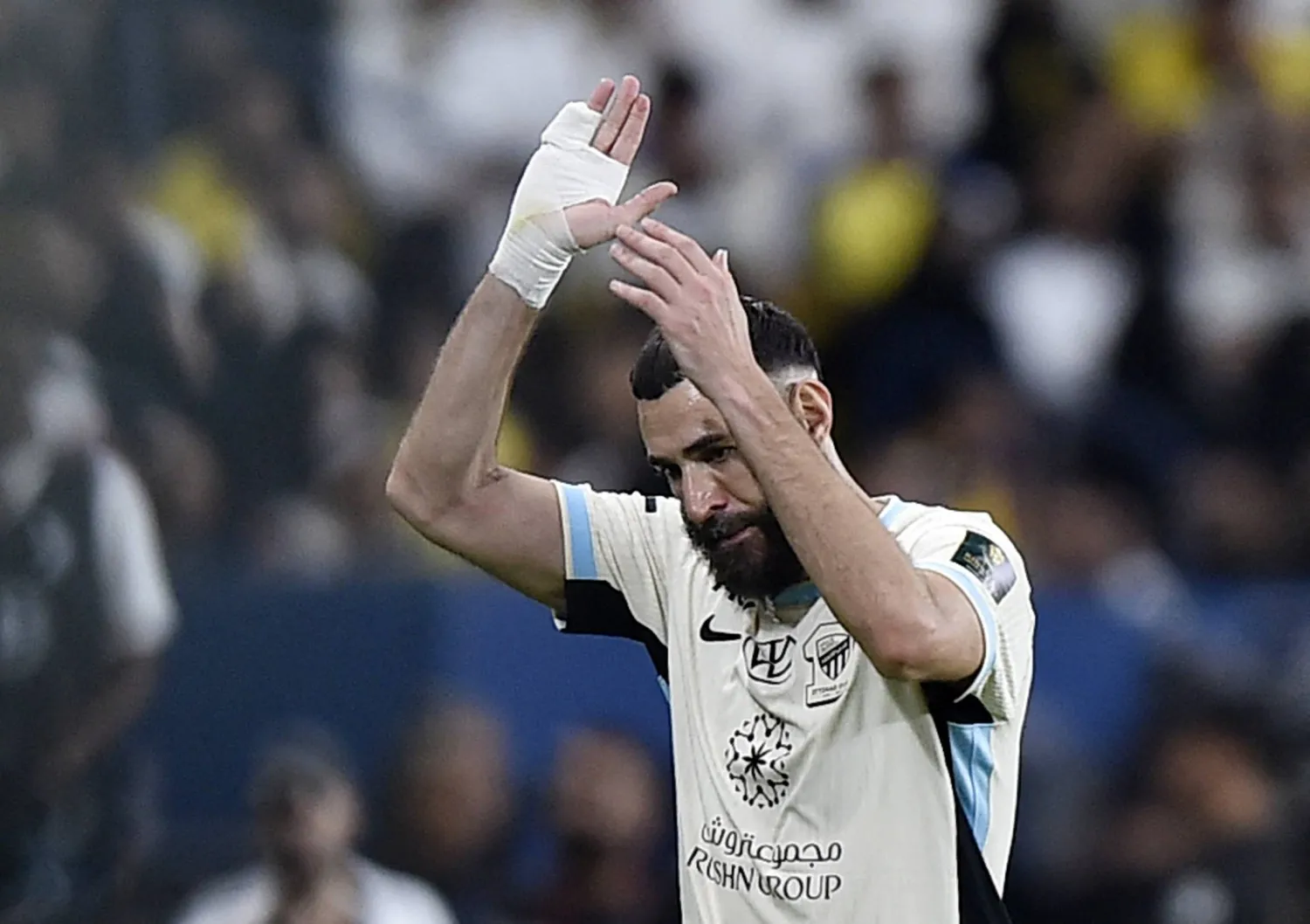 كريم بنزيمة قائد فريق الاتحاد (رويترز)