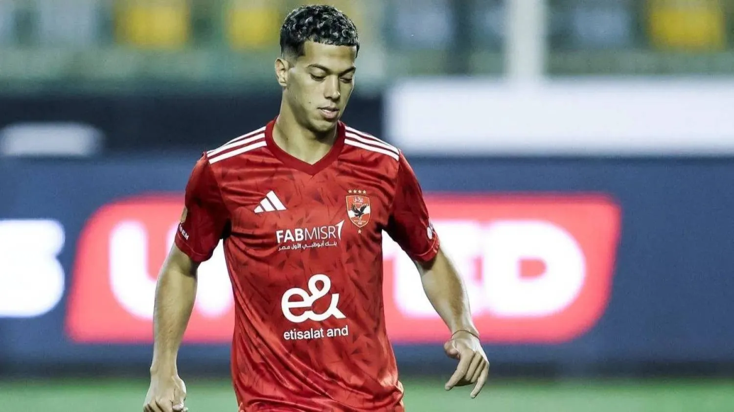 لاعب الوسط إمام عاشور (النادي الأهلي)