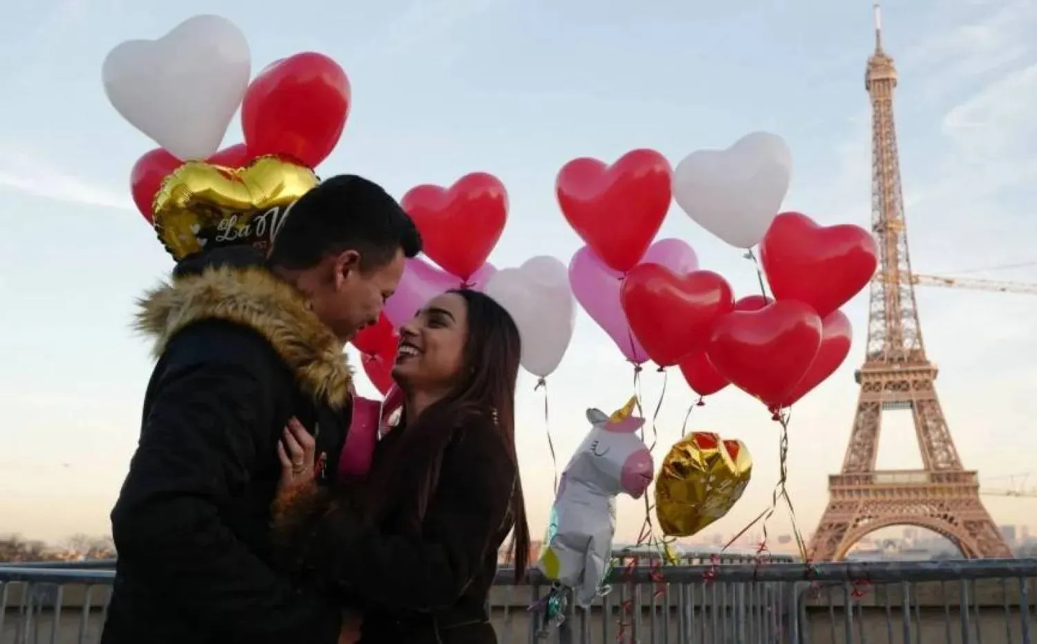 هناك سمات مشتركة بين الأزواج الأكثر سعادة (أ.ف.ب)