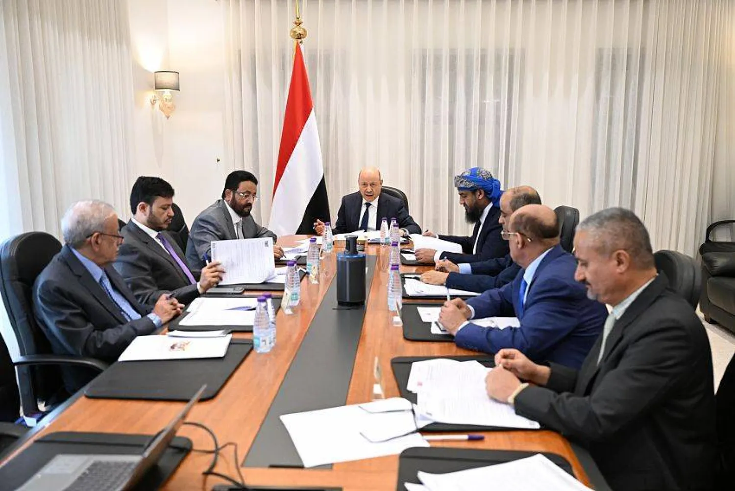 مجلس القيادة الرئاسي اليمني شدد على الشفافية في العمل الحكومي والإصلاحات المالية (سبأ)