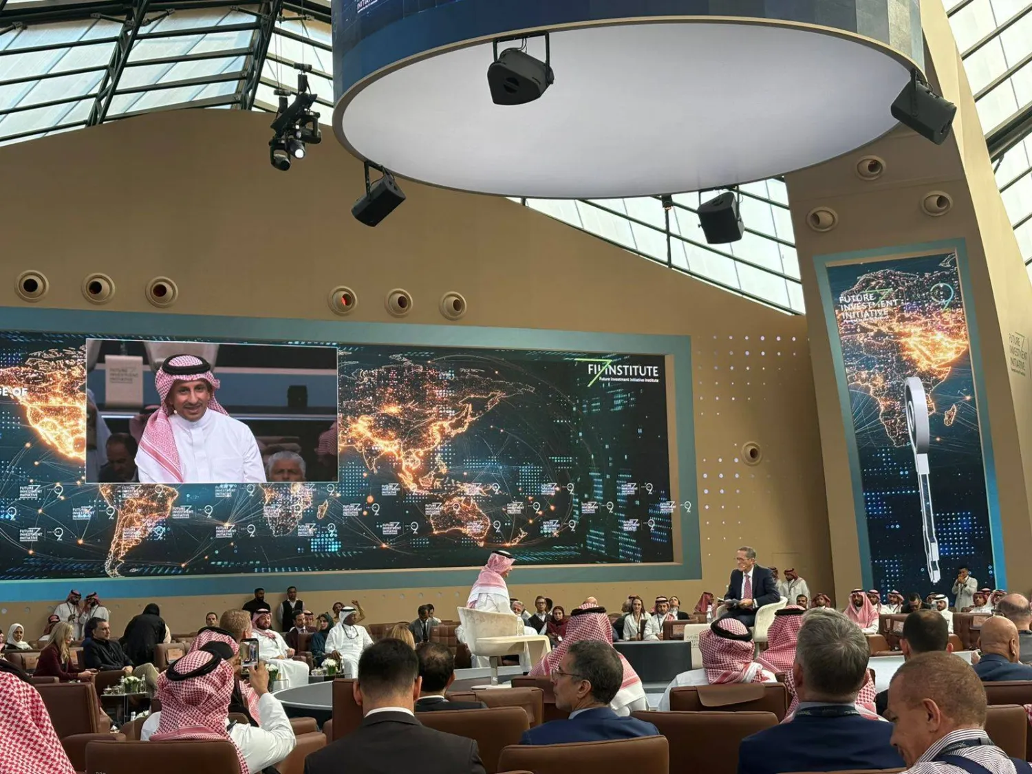 وزير السياحة السعودي متحدثاً خلال مؤتمر «مبادرة مستقبل الاستثمار» (الشرق الأوسط)