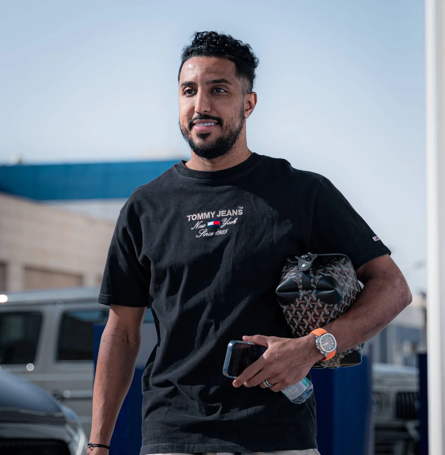 سالم الدوسري في طريقه لتدريبات الهلال (موقع النادي)