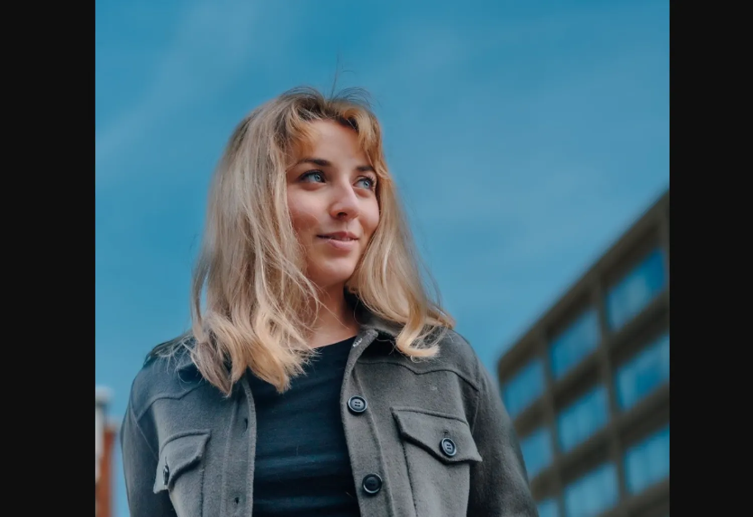 المرشحة الديمقراطية للكونغرس في ولاية إلينوي الأميركية كات أبو غزالة (إكس) 