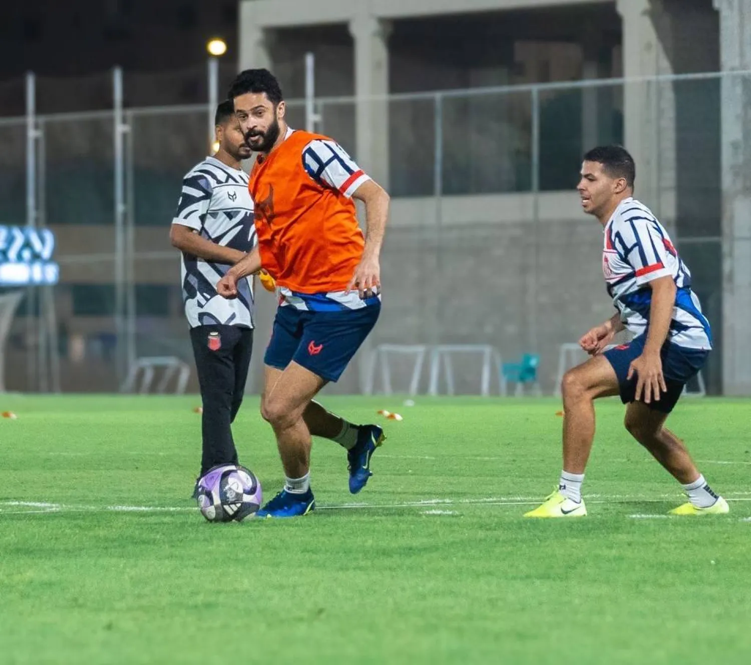 من استعدادات الرياض لملاقاة الأهلي (موقع النادي)