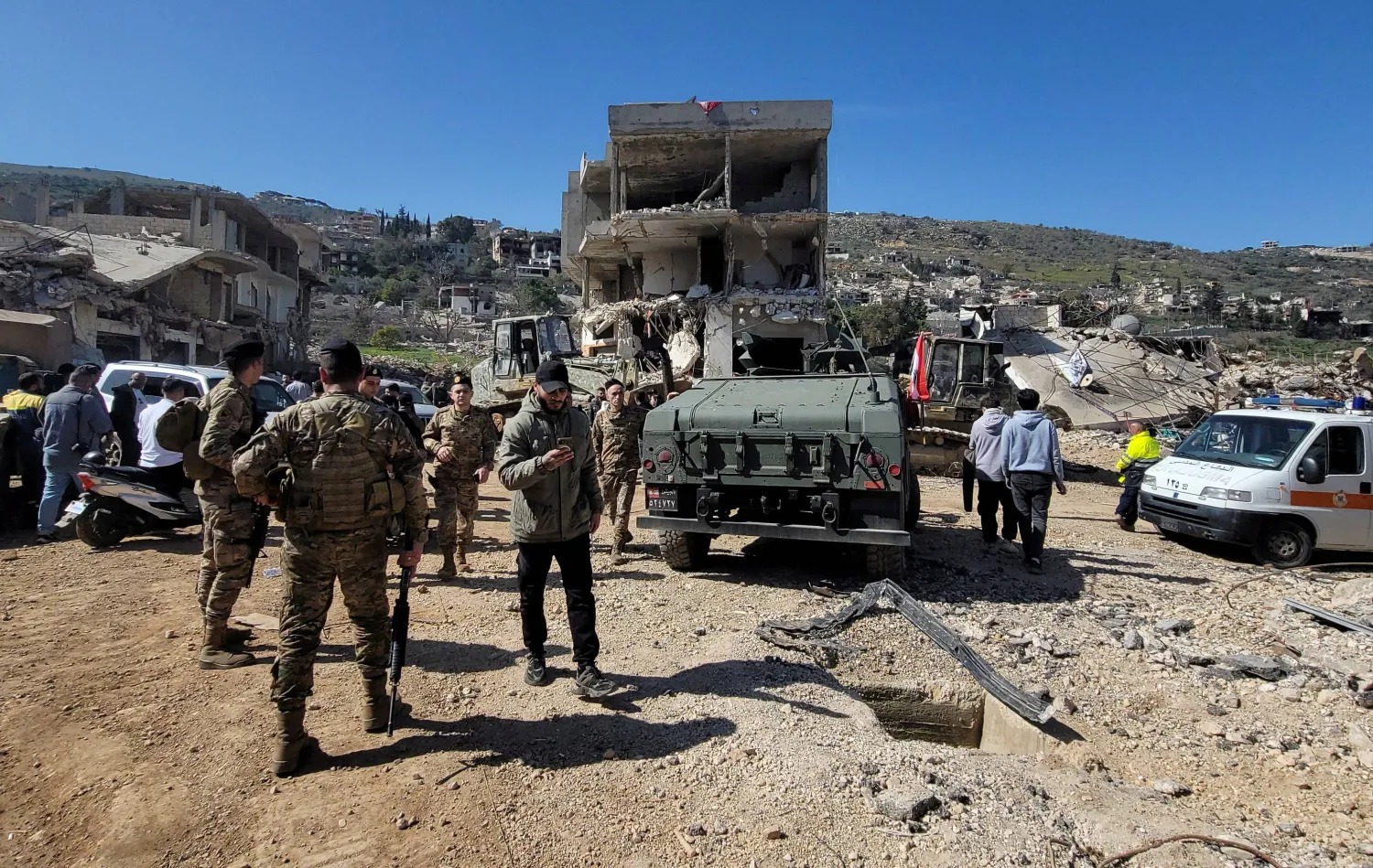 Lebanese President Instructs Army to Confront Any Israeli Incursion in the South