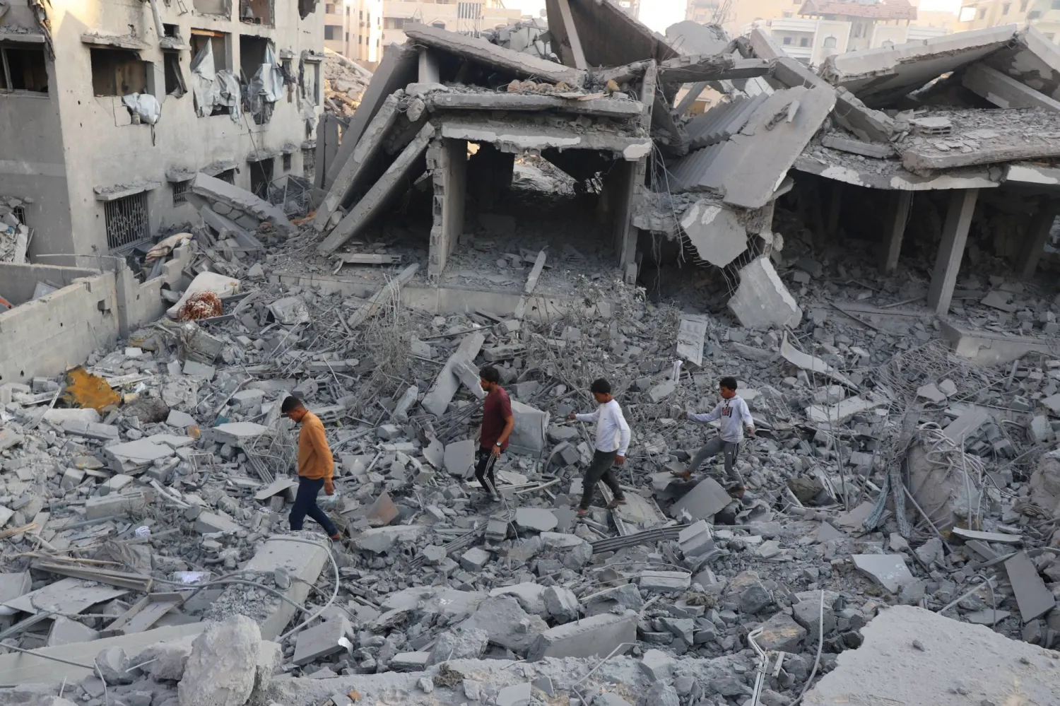 جانب من الدمار جرّاء الغارات الإسرائيلية على قطاع غزة (رويترز)