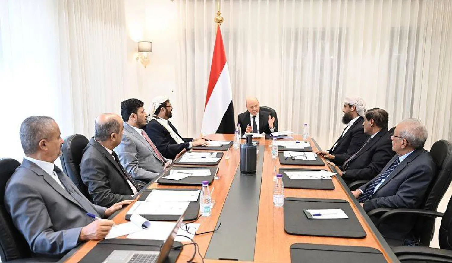 جانب من اجتماع مجلس القيادة الرئاسي اليمني (سبأ) 