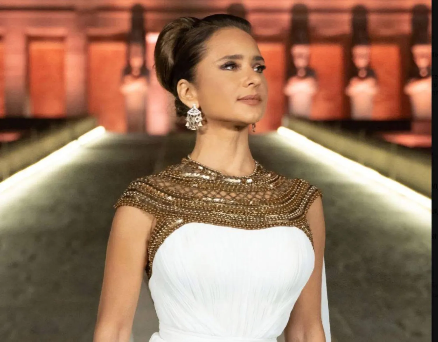 صورة للفنانة نيللي كريم بالزي الفرعوني (صفحتها على «إكس»)