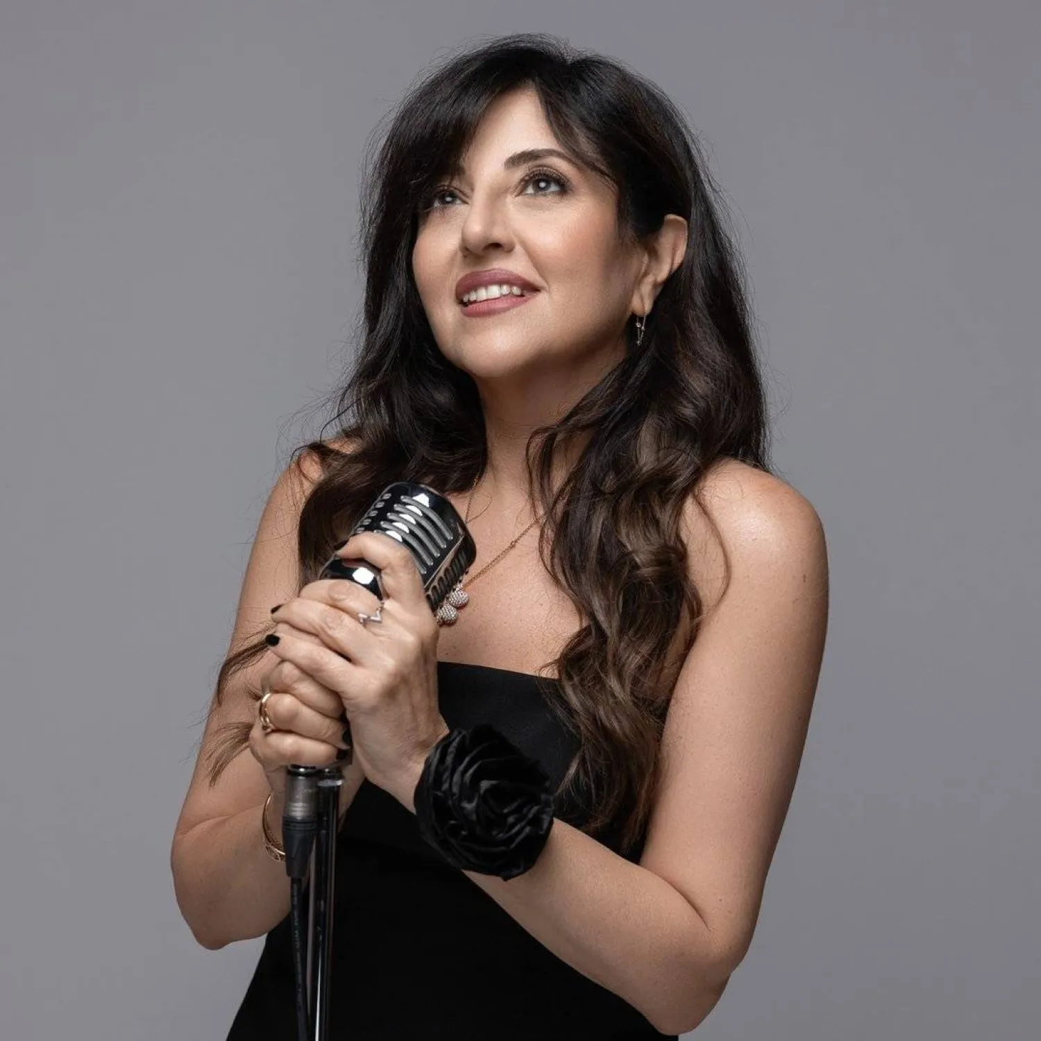 تنوي واكد إصدار أغنية جديدة قريباً من ألحان خليل شاهين (حسابها على إنستغرام)