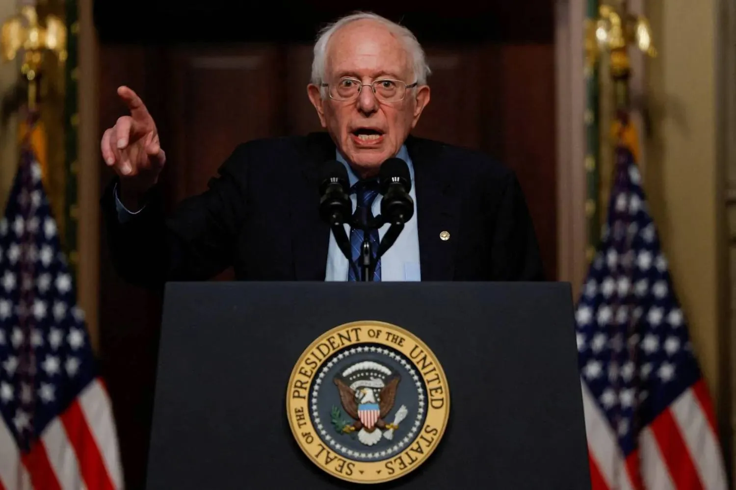 السيناتور الديمقراطي البارز بيرني ساندرز (رويترز)