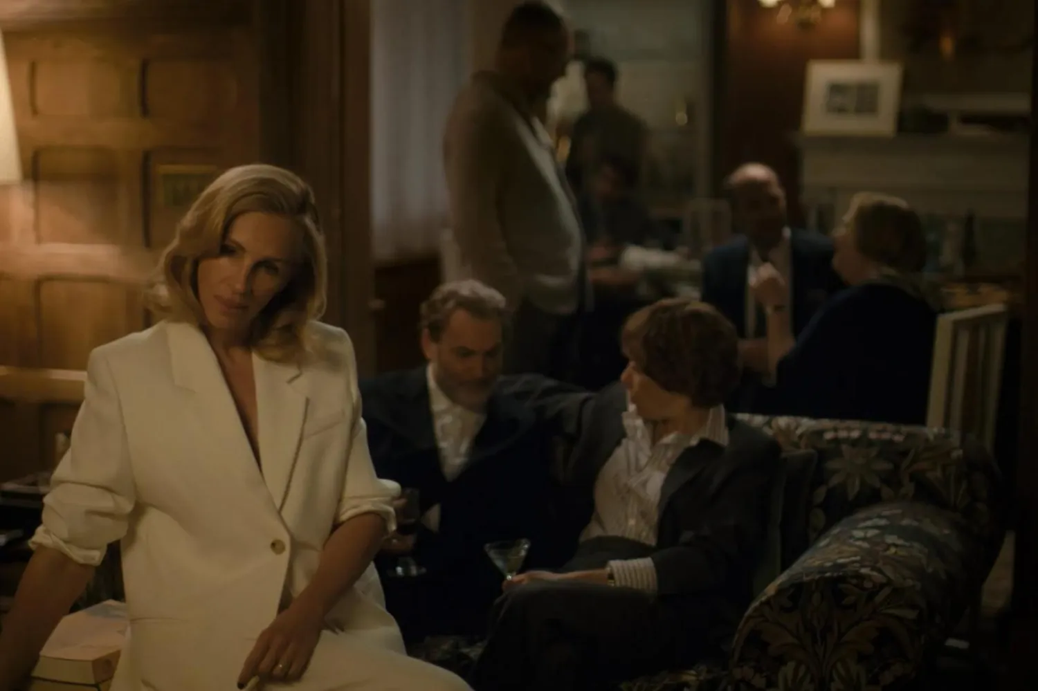 Psikolojik dramayla gerilim türlerini harmanlayan After the Hunt, "Julia Roberts eski günlerine döndü" yorumlarını da beraberinde getirdi (Amazon MGM)