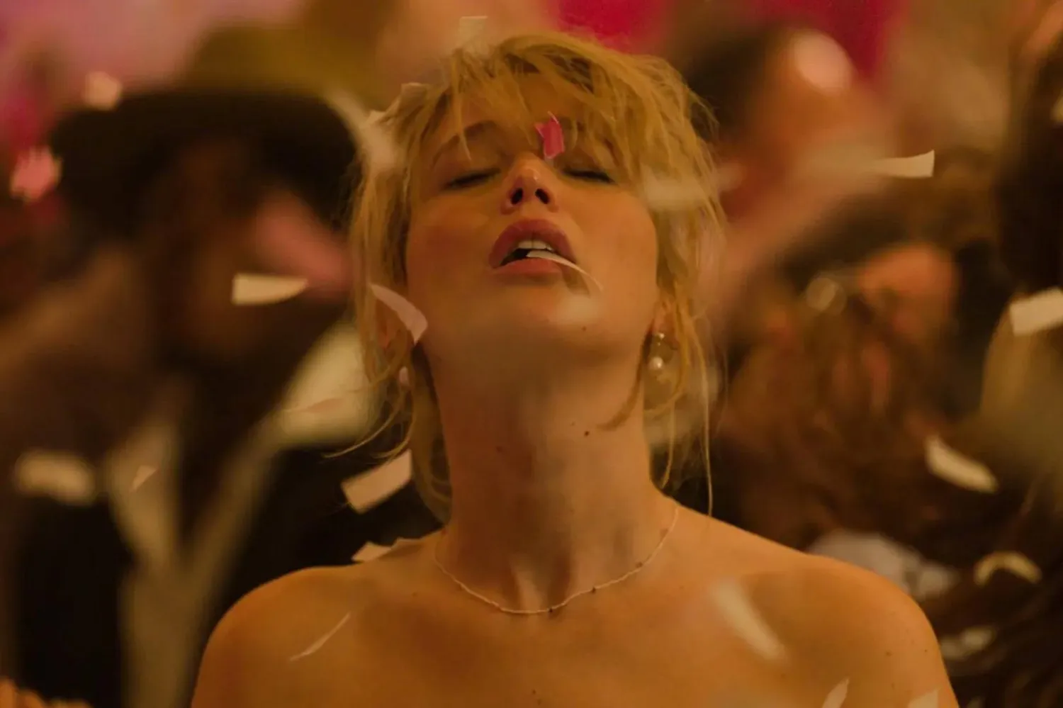Jennifer Lawrence, Lynne Ramsay'nin Geber Aşkım filminde (Black Label Media)