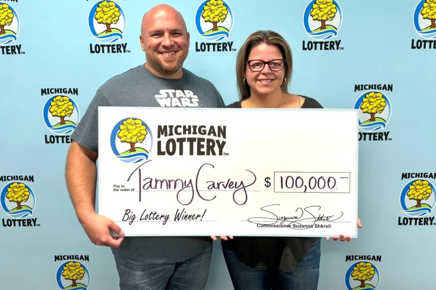 Tammy Carvey, Powerball numaralarını seçmek için ChatGPT'yi kullandı (Michigan Piyangosu)
