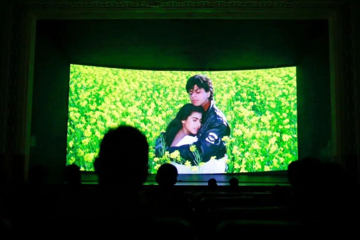 Yönetmen Aditya Chopra'nın ilk filmindeki başrol oyuncuları arasındaki kimya dikkat çekiyor (Reuters)