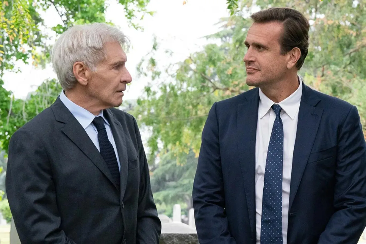 45 yaşındaki Jason Segel (sağda), Shrinking'de Indiana Jones efsanesi Harrison Ford'la (solda) birlikte rol almaktan duyduğu mutluluğu her fırsatta dile getiriyor (Apple TV)