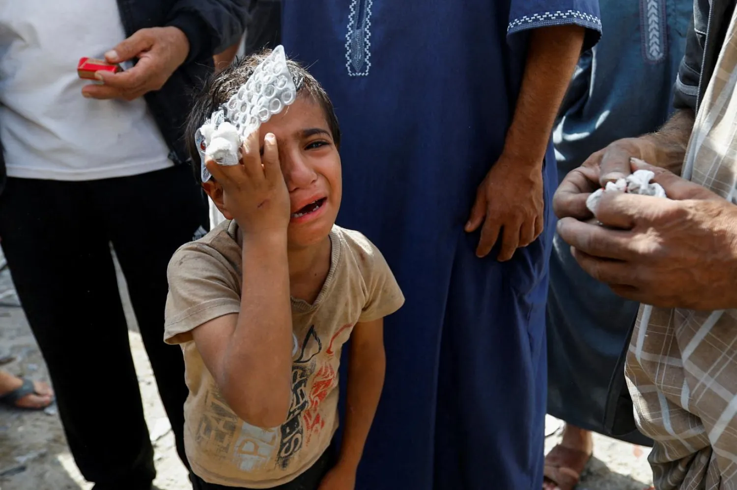 İsrail ordusu, Gazze Şeridi'nde çoğu kadın ve çocuk 70 bine yakın kişiyi katletti (Reuters)
