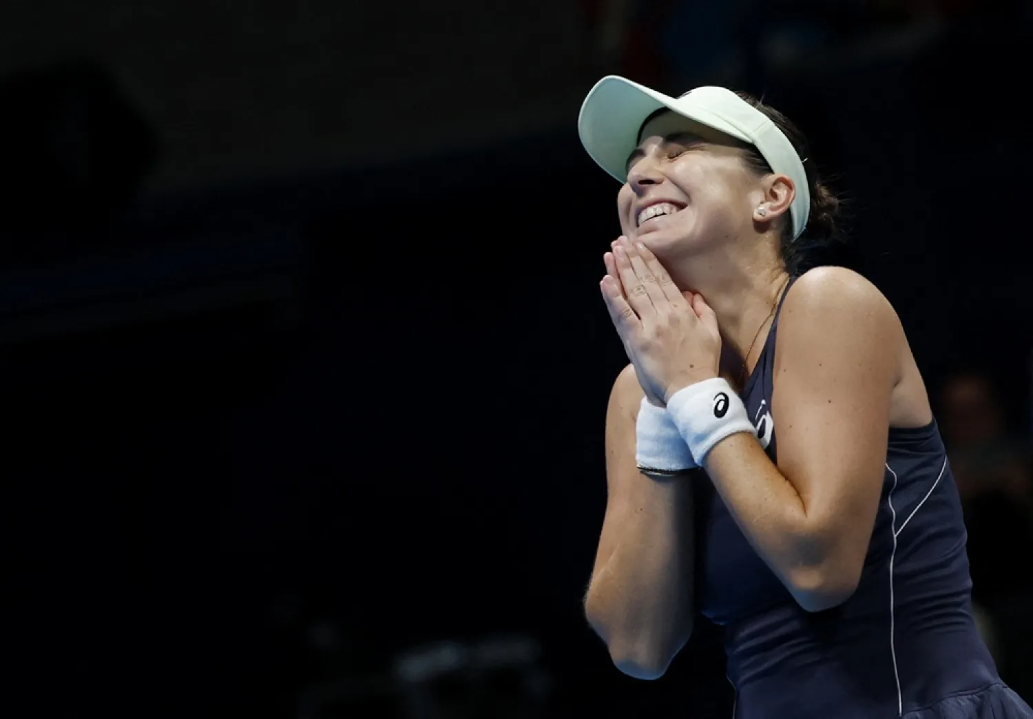 Tennis - WTA 500 - Pan Pacific Open - Ariake Coliseum, Tokyo, Japan - October 26, 2025 Switzerland's Belinda Bencic celebrates winning her final against Czech Republic's Linda Noskova. (Reuters) 