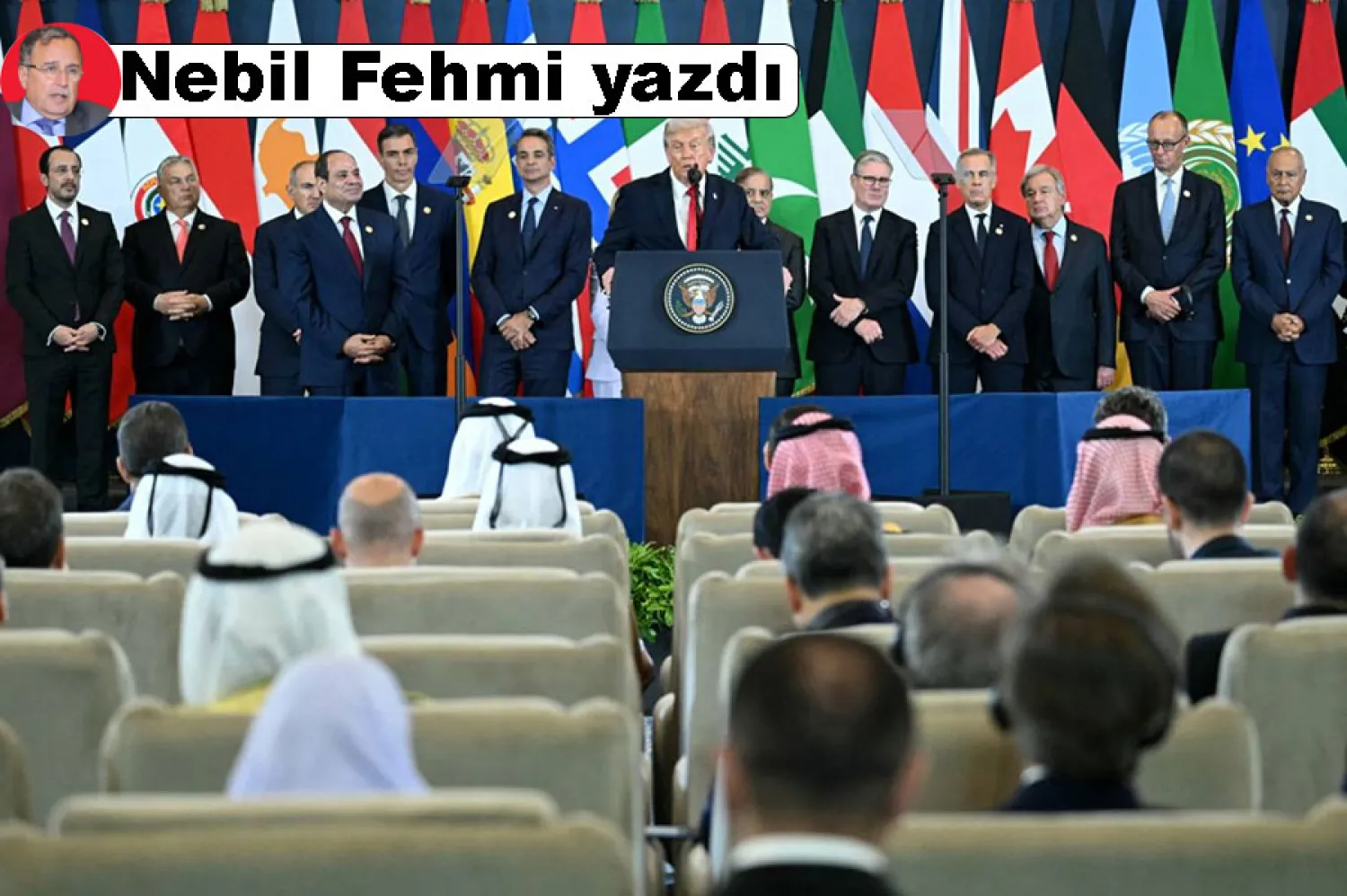 Trump, Şarm eş-Şeyh zirvesinde Gazze’de ateşkes anlaşması hakkında konuşurken (AFP)