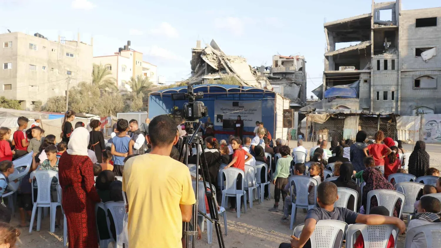أقام مهرجان غزة لسينما المرأة دورته الأولى وسط ركام المباني المدمرة (إدارة المهرجان)