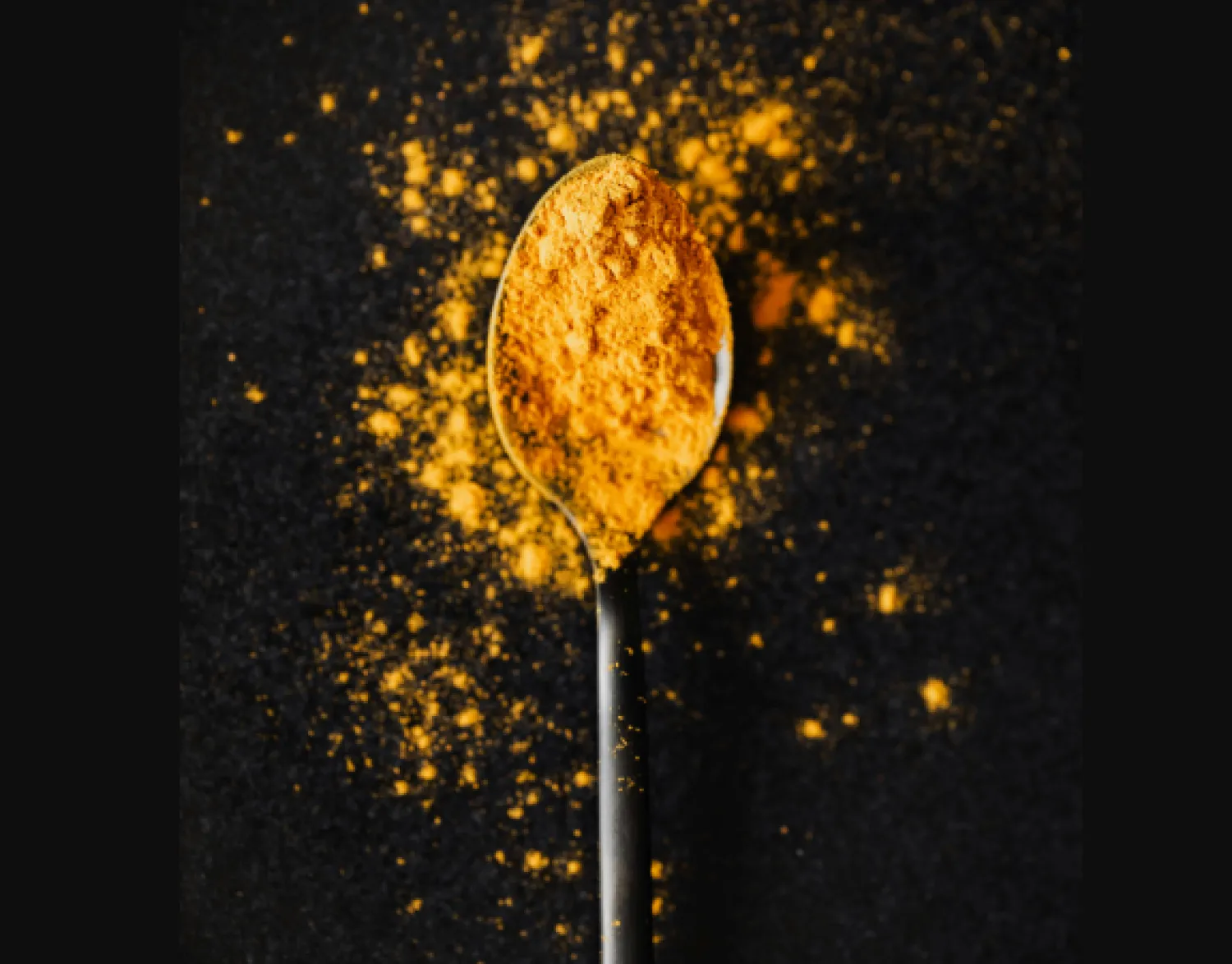 الكركمين -المركب النشط الرئيسي في الكركم- يتميز بخصائص قوية مضادة للالتهابات (بيكسيلز)