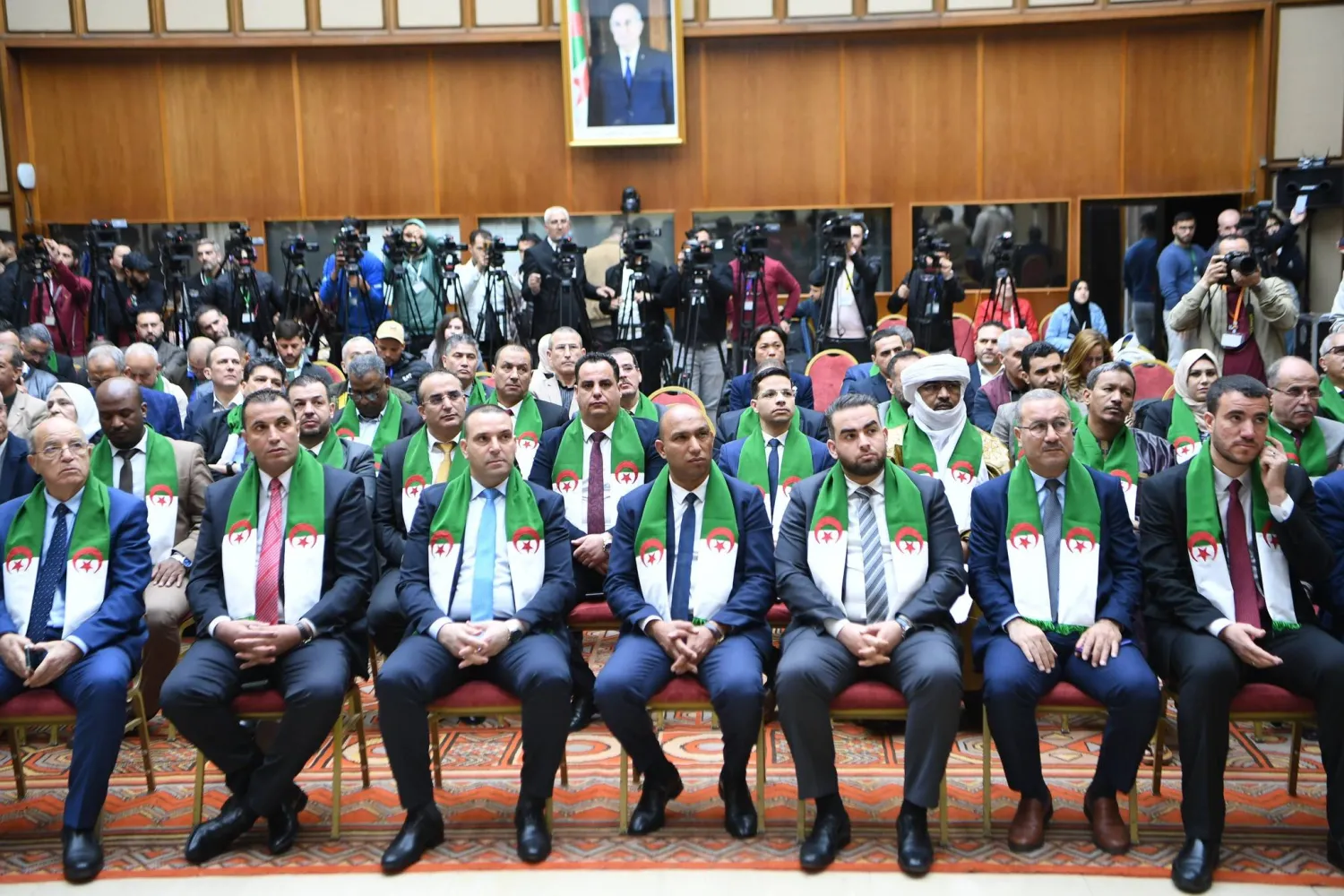 أعضاء لجنة صياغة قانون تجريم الاستعمار (البرلمان الجزائري)