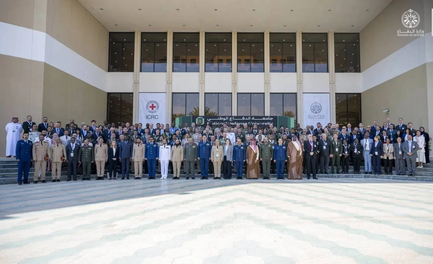 Group photo of officers participating in the workshop (Ministry of Defense)