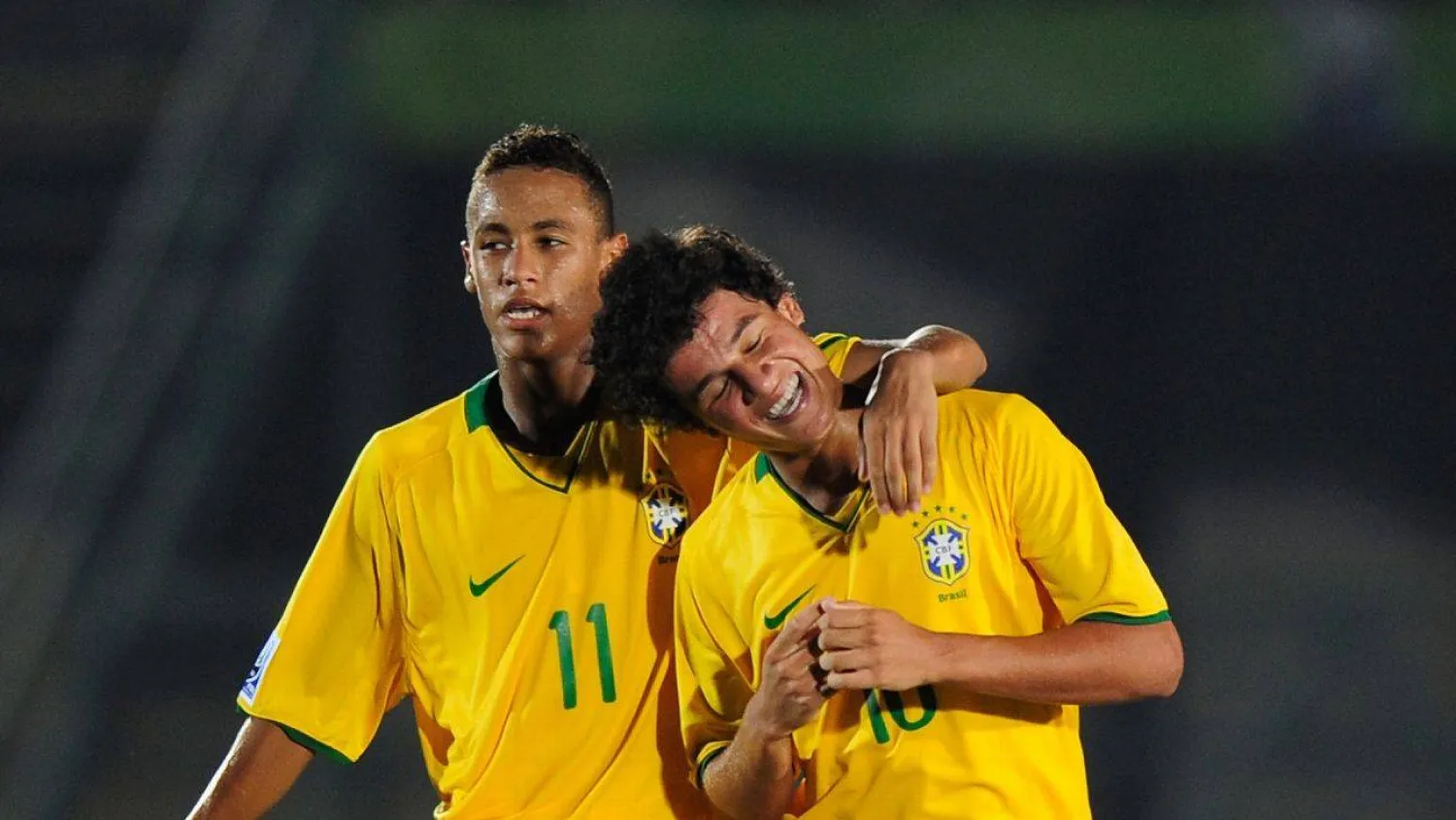 نيمار وكوتينهو مع المنتخب البرازيلي في مونديال الناشئين (فيفا)