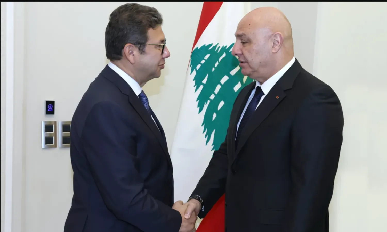 الرئيس اللبناني خلال لقاء مدير المخابرات المصرية الثلاثاء الماضي (الرئاسة اللبنانية)