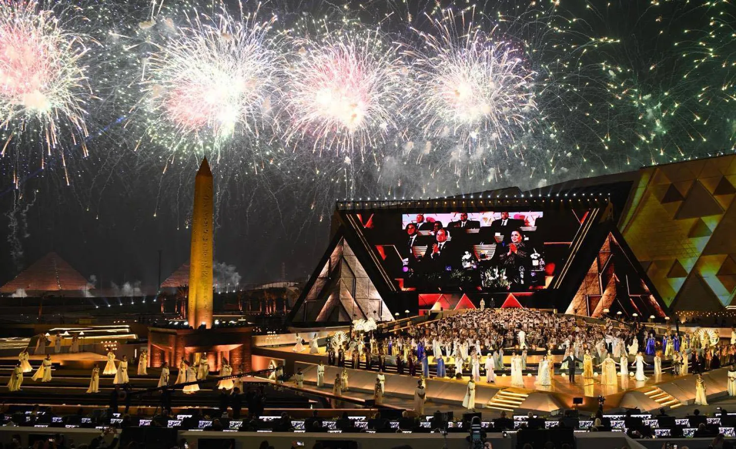 عروض وأضواء مبهرة في حفل الافتتاح (الرئاسة المصرية)