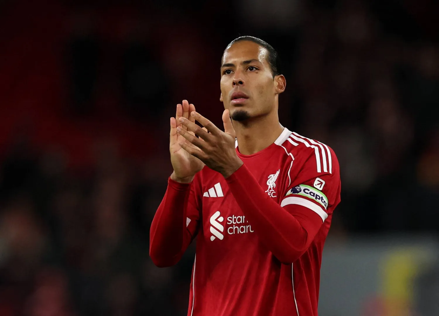 فيرجيل فان دايك قائد ليفربول (رويترز)