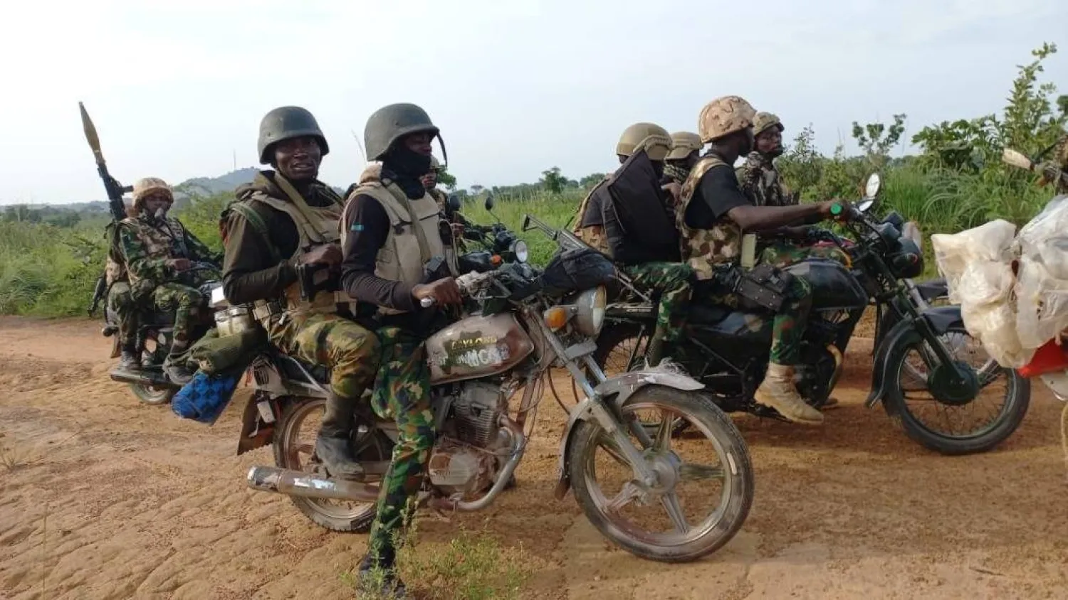 جيش نيجيريا يتعقب في الغابات إرهابيين (إعلام محلي)