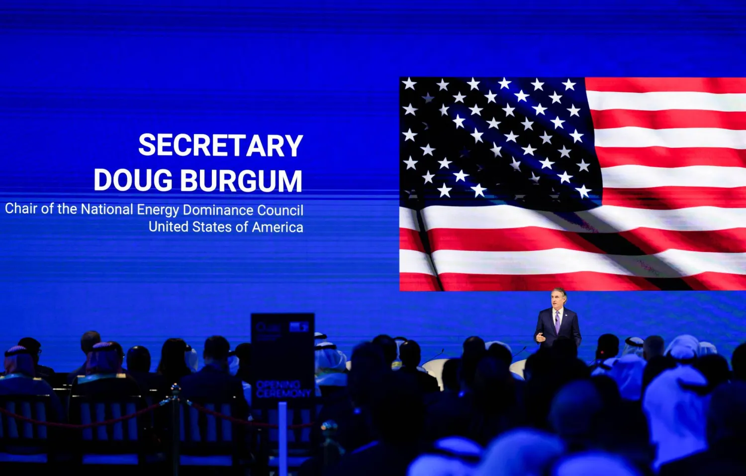 وزير الداخلية الأميركي يتحدث خلال حفل افتتاح معرض ومؤتمر «أديبك» في أبوظبي (رويترز)