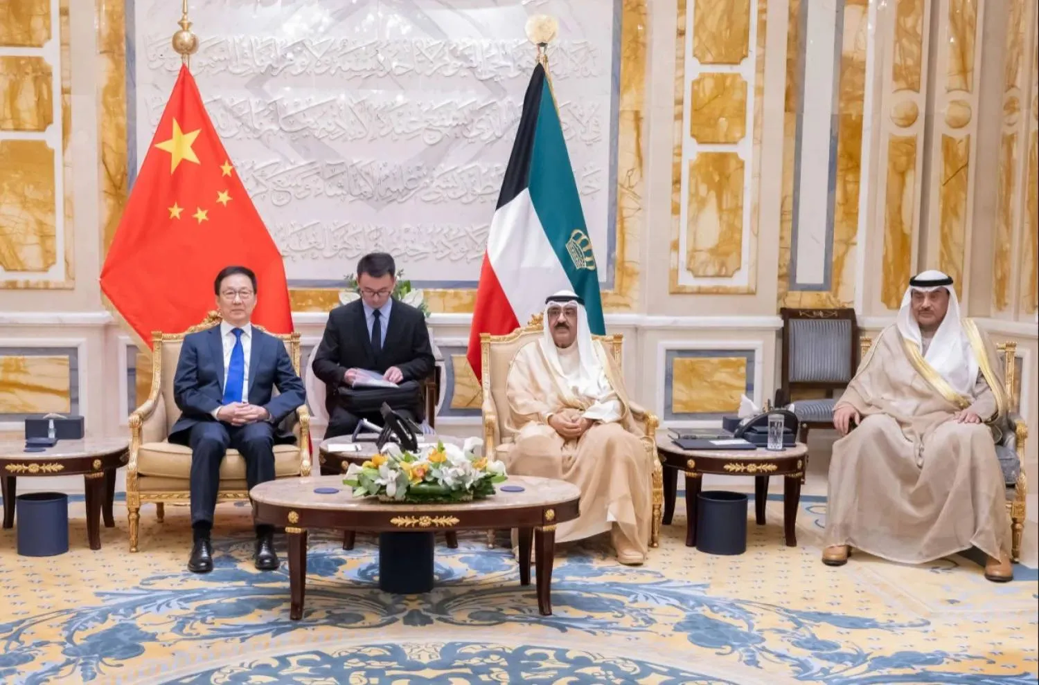 Emir of Kuwait Meshal Al-Ahmad Al-Jaber Al-Sabah meets with Chinese Vice-President Han Zheng in Kuwait City on Sunday. (KUNA) 