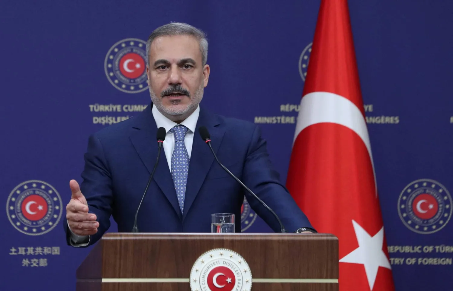 Turkish Foreign Minister Hakan Fidan speaks during a joint press conference with his German counterpart Johann Wadephul (not pictured), in Ankara, Türkiye, October 17, 2025. REUTERS/Cagla Gurdogan