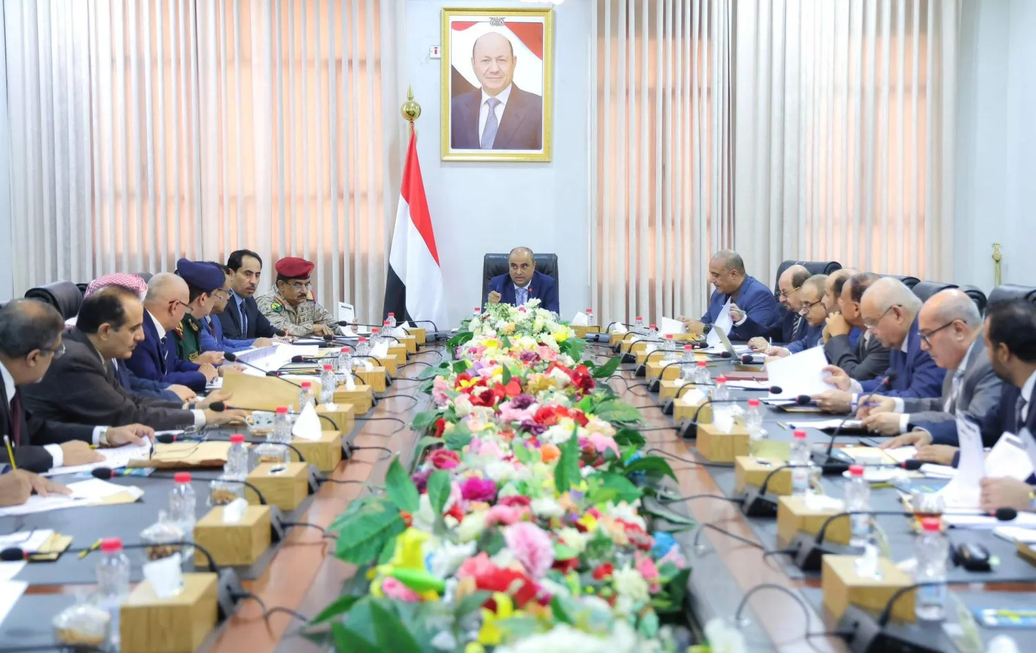 جانب من اجتماع سابق للحكومة اليمنية في مدينة عدن حيث العاصمة المؤقتة للبلاد (إكس)